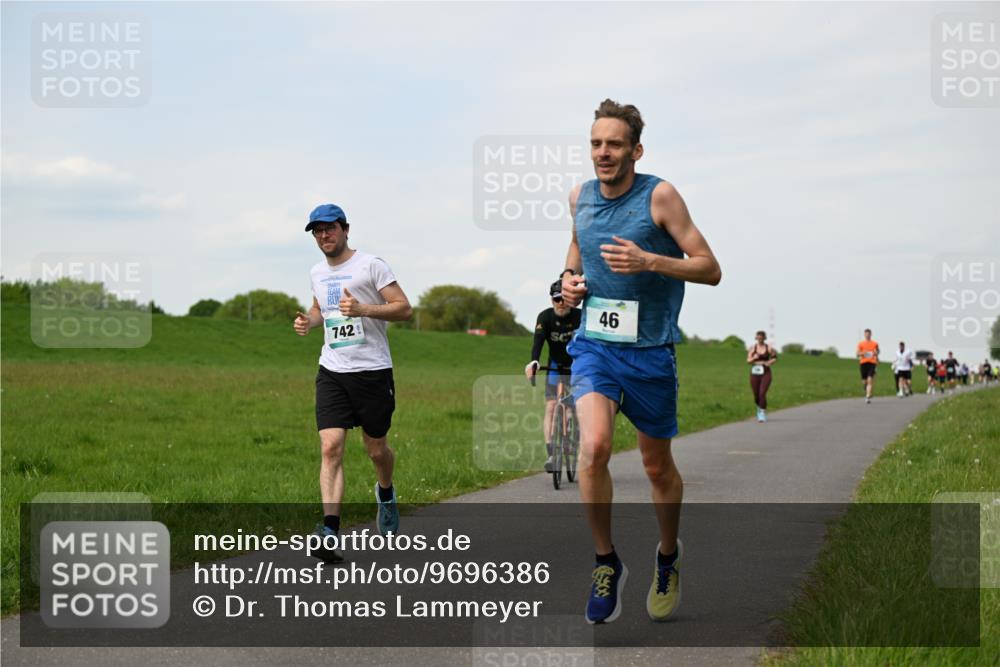 10.05.2026 - 8. Wedeler Halbmarathon Dr. Thomas Lammeyer http://msf.ph/oto/9696386 10.05.2026 11:24:28 Laufen 742 meine-sportfotos.de
