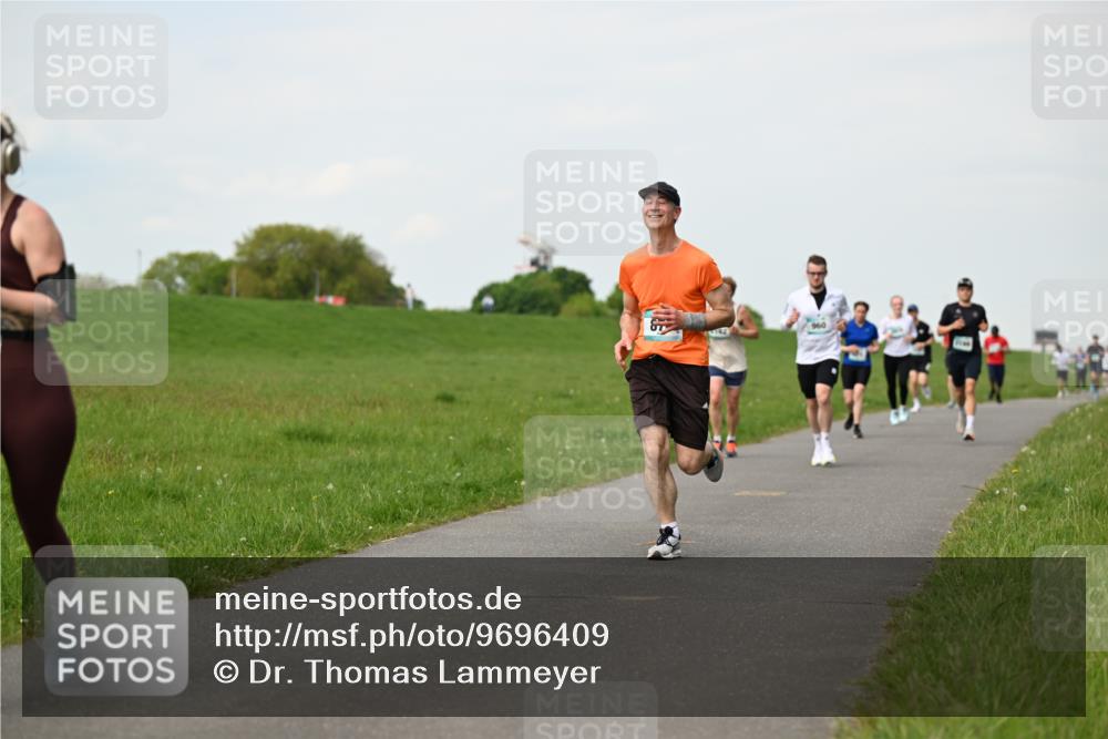 10.05.2026 - 8. Wedeler Halbmarathon Dr. Thomas Lammeyer http://msf.ph/oto/9696409 10.05.2026 11:24:40 Laufen  meine-sportfotos.de