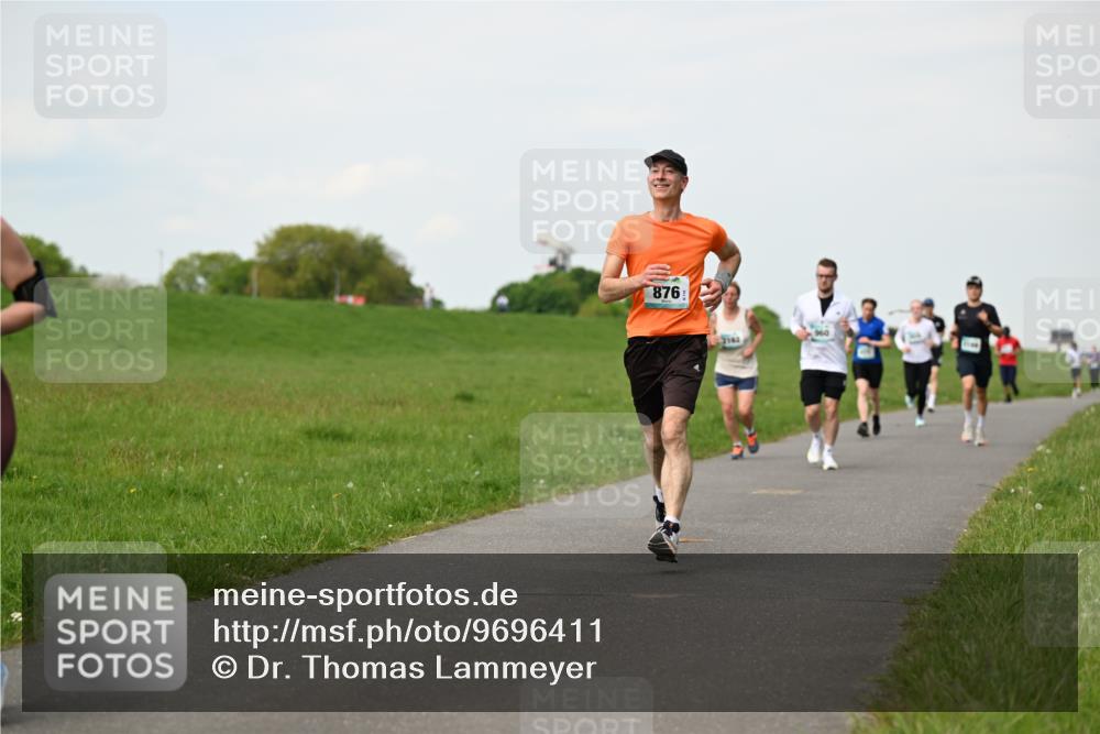 10.05.2026 - 8. Wedeler Halbmarathon Dr. Thomas Lammeyer http://msf.ph/oto/9696411 10.05.2026 11:24:40 Laufen 876, 2142 meine-sportfotos.de