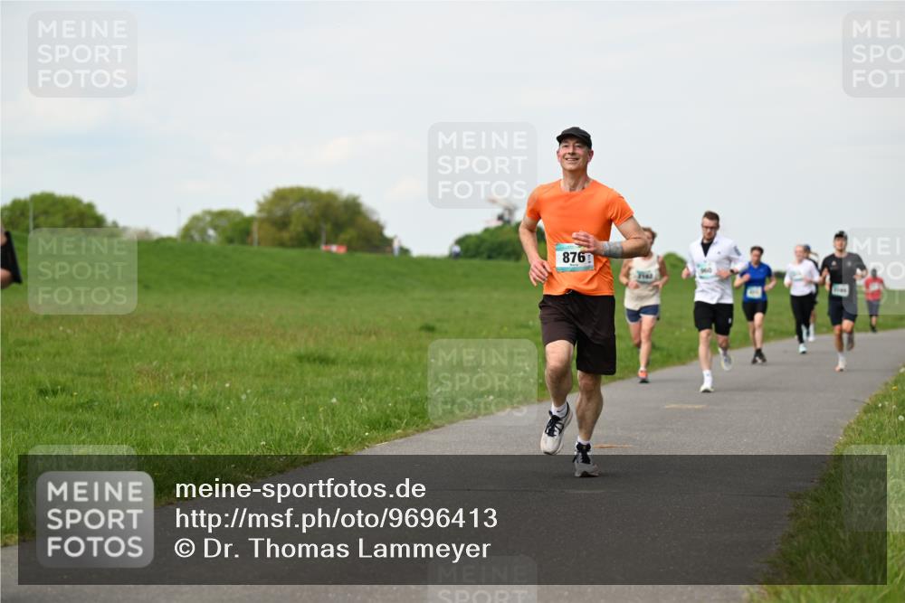 10.05.2026 - 8. Wedeler Halbmarathon Dr. Thomas Lammeyer http://msf.ph/oto/9696413 10.05.2026 11:24:41 Laufen 876, 2143 meine-sportfotos.de