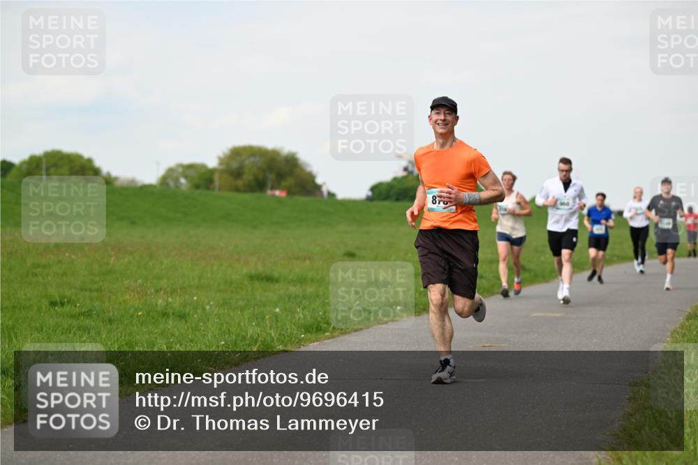 10.05.2026 - 8. Wedeler Halbmarathon Dr. Thomas Lammeyer http://msf.ph/oto/9696415 10.05.2026 11:24:41 Laufen 875 meine-sportfotos.de