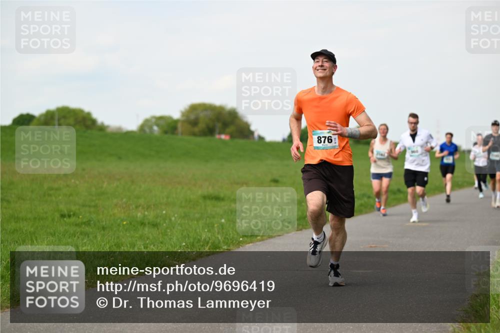 10.05.2026 - 8. Wedeler Halbmarathon Dr. Thomas Lammeyer http://msf.ph/oto/9696419 10.05.2026 11:24:41 Laufen 876 meine-sportfotos.de