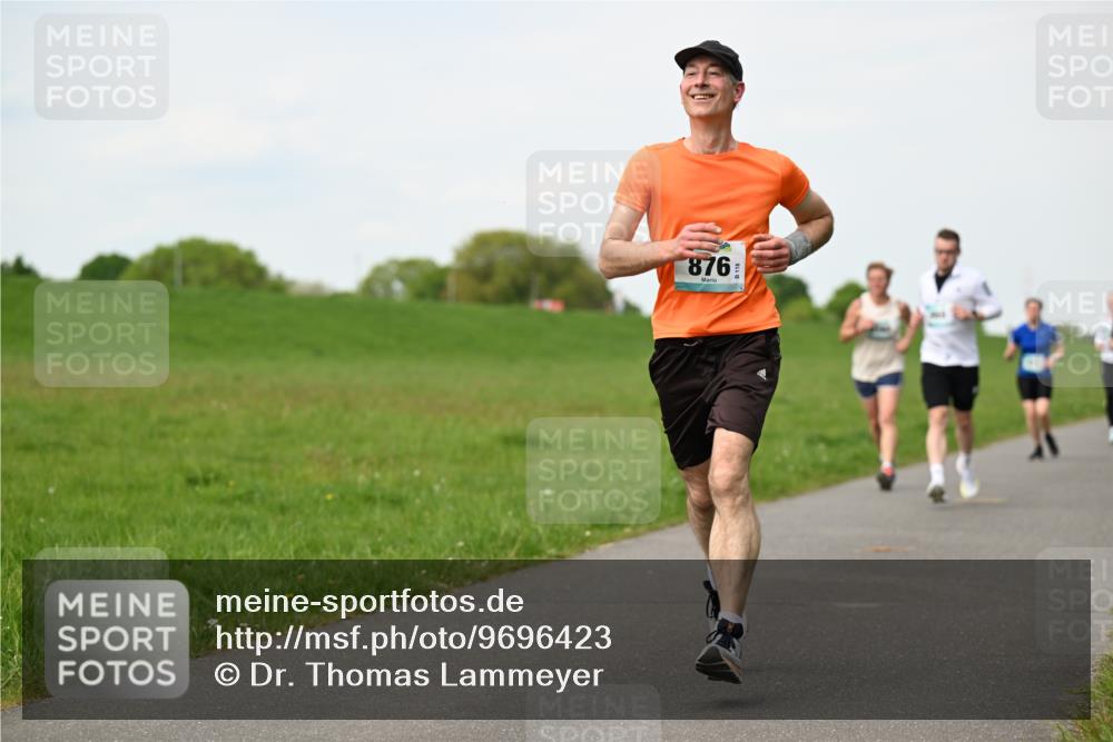 10.05.2026 - 8. Wedeler Halbmarathon Dr. Thomas Lammeyer http://msf.ph/oto/9696423 10.05.2026 11:24:42 Laufen 876 meine-sportfotos.de