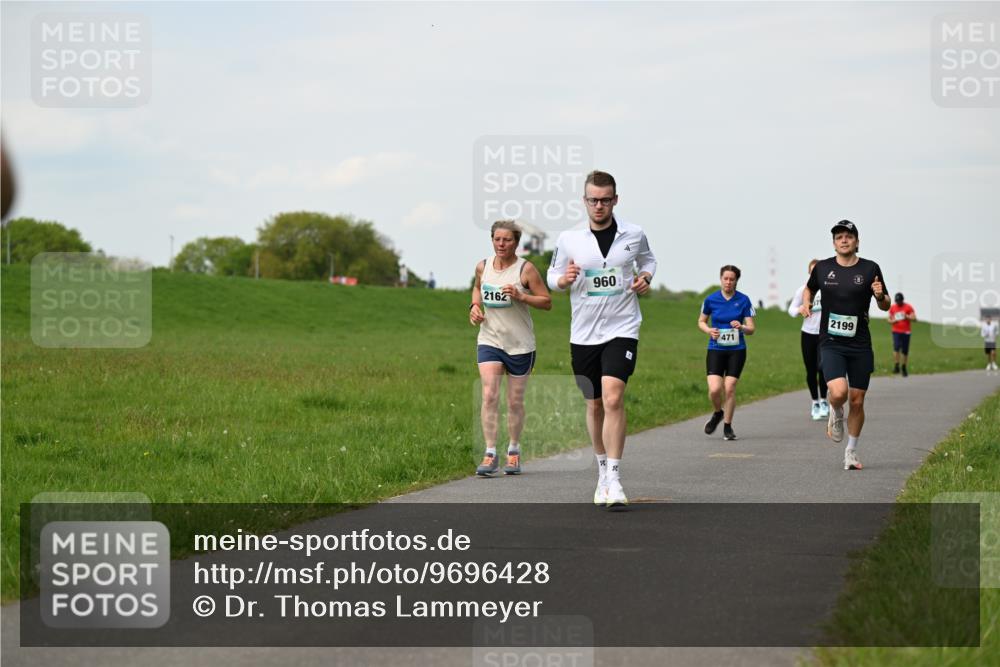 10.05.2026 - 8. Wedeler Halbmarathon Dr. Thomas Lammeyer http://msf.ph/oto/9696428 10.05.2026 11:24:44 Laufen 2162, 960, 471, 2199 meine-sportfotos.de