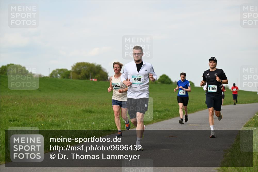 10.05.2026 - 8. Wedeler Halbmarathon Dr. Thomas Lammeyer http://msf.ph/oto/9696432 10.05.2026 11:24:45 Laufen 2162, 960, 471, 2199 meine-sportfotos.de