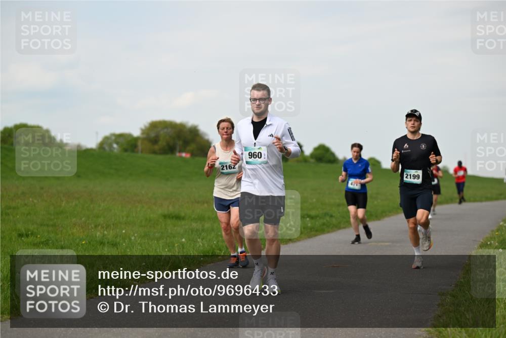 10.05.2026 - 8. Wedeler Halbmarathon Dr. Thomas Lammeyer http://msf.ph/oto/9696433 10.05.2026 11:24:45 Laufen 2162, 960, 2199 meine-sportfotos.de