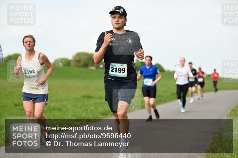 10.05.2026 - 8. Wedeler Halbmarathon Dr. Thomas Lammeyer http://msf.ph/oto/9696440 10.05.2026 11:24:47 Laufen 2162, 2199, 475 meine-sportfotos.de