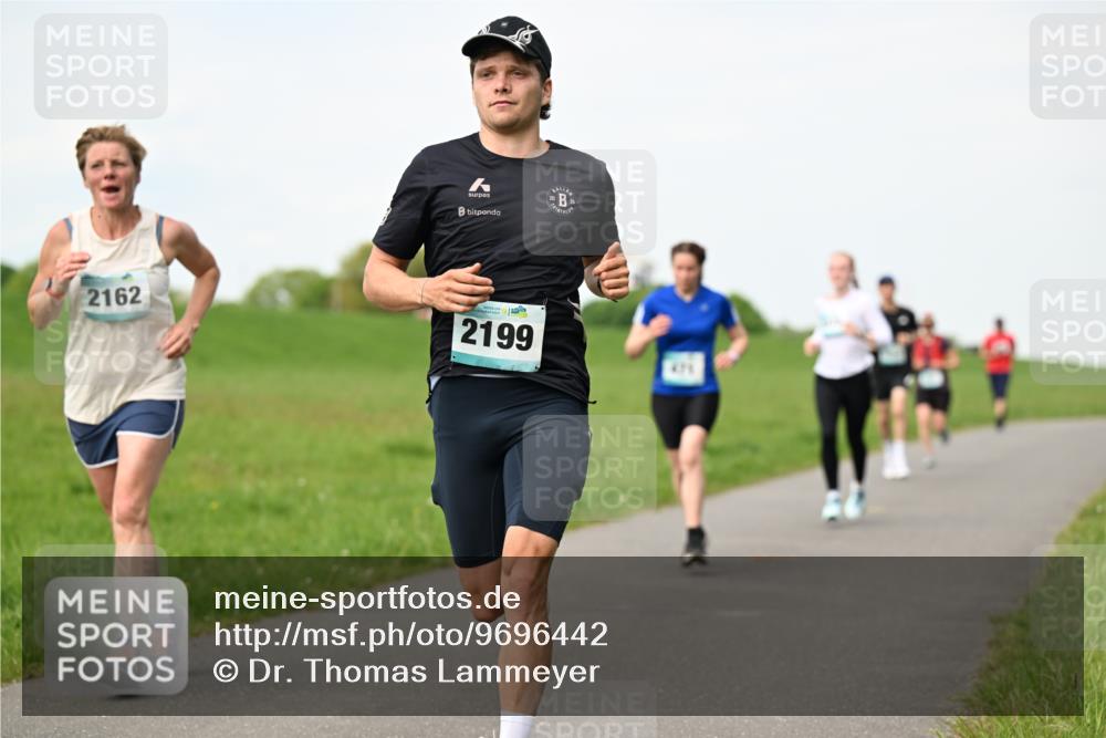 10.05.2026 - 8. Wedeler Halbmarathon Dr. Thomas Lammeyer http://msf.ph/oto/9696442 10.05.2026 11:24:47 Laufen 2162, 2199, 476 meine-sportfotos.de