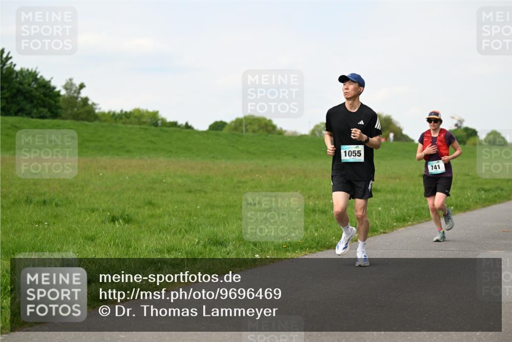 10.05.2026 - 8. Wedeler Halbmarathon Dr. Thomas Lammeyer http://msf.ph/oto/9696469 10.05.2026 11:24:53 Laufen 1055, 741 meine-sportfotos.de