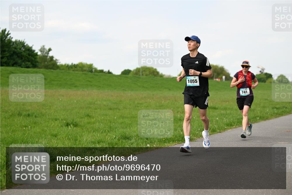 10.05.2026 - 8. Wedeler Halbmarathon Dr. Thomas Lammeyer http://msf.ph/oto/9696470 10.05.2026 11:24:53 Laufen 1055, 741 meine-sportfotos.de