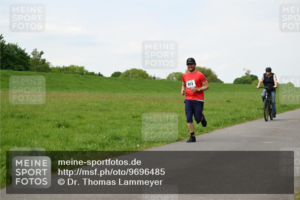 10.05.2026 - 8. Wedeler Halbmarathon Dr. Thomas Lammeyer http://msf.ph/oto/9696485 10.05.2026 11:24:58 Laufen 913 meine-sportfotos.de