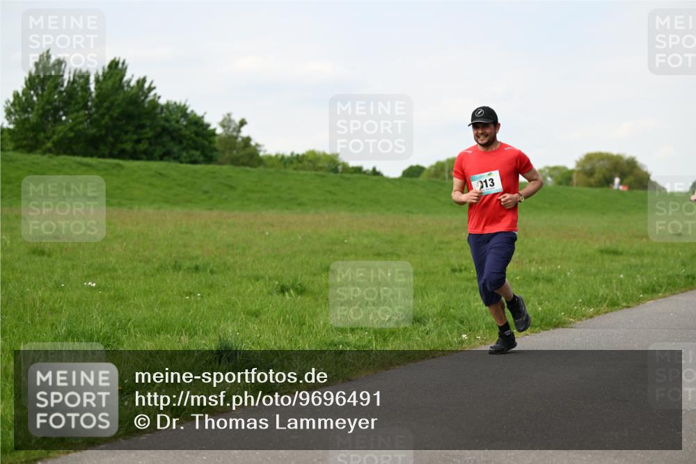 10.05.2026 - 8. Wedeler Halbmarathon Dr. Thomas Lammeyer http://msf.ph/oto/9696491 10.05.2026 11:24:59 Laufen  meine-sportfotos.de