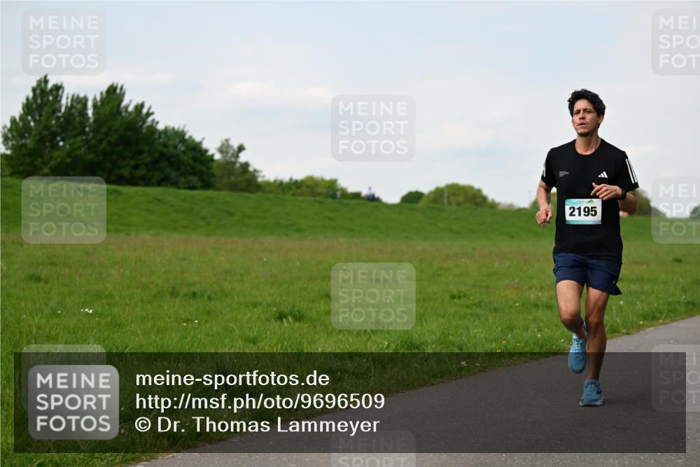 10.05.2026 - 8. Wedeler Halbmarathon Dr. Thomas Lammeyer http://msf.ph/oto/9696509 10.05.2026 11:25:05 Laufen 2195 meine-sportfotos.de