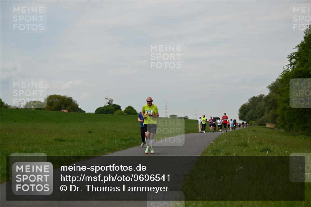 10.05.2026 - 8. Wedeler Halbmarathon Dr. Thomas Lammeyer http://msf.ph/oto/9696541 10.05.2026 11:25:22 Laufen 673 meine-sportfotos.de