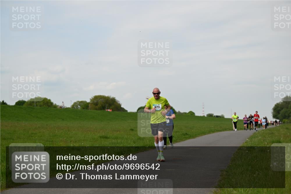 10.05.2026 - 8. Wedeler Halbmarathon Dr. Thomas Lammeyer http://msf.ph/oto/9696542 10.05.2026 11:25:23 Laufen 673 meine-sportfotos.de
