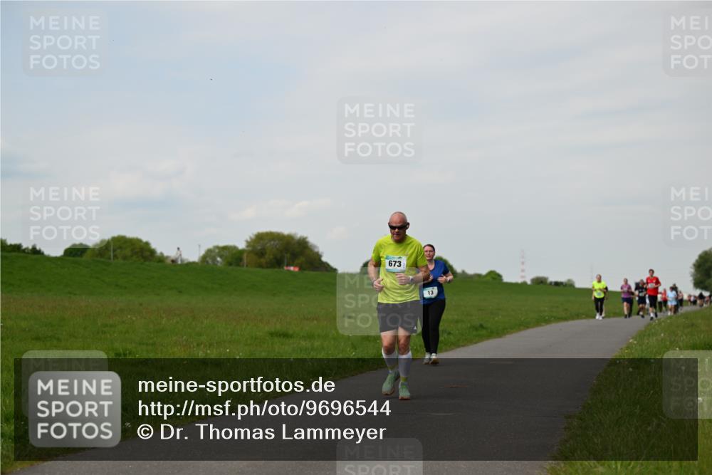 10.05.2026 - 8. Wedeler Halbmarathon Dr. Thomas Lammeyer http://msf.ph/oto/9696544 10.05.2026 11:25:24 Laufen 673 meine-sportfotos.de