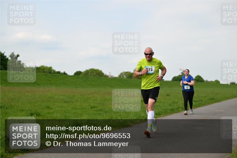 10.05.2026 - 8. Wedeler Halbmarathon Dr. Thomas Lammeyer http://msf.ph/oto/9696553 10.05.2026 11:25:25 Laufen 573 meine-sportfotos.de