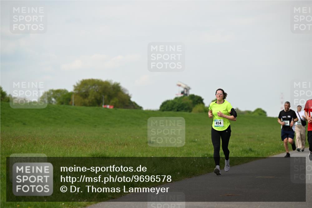 10.05.2026 - 8. Wedeler Halbmarathon Dr. Thomas Lammeyer http://msf.ph/oto/9696578 10.05.2026 11:25:35 Laufen 414, 334 meine-sportfotos.de