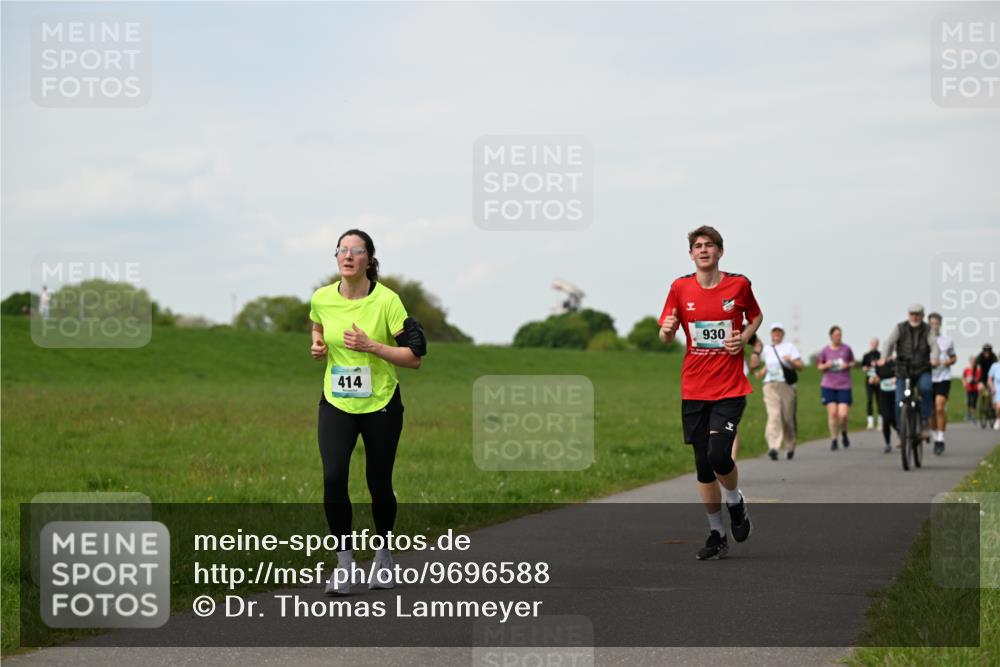 10.05.2026 - 8. Wedeler Halbmarathon Dr. Thomas Lammeyer http://msf.ph/oto/9696588 10.05.2026 11:25:38 Laufen 414, 930 meine-sportfotos.de