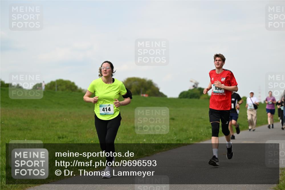 10.05.2026 - 8. Wedeler Halbmarathon Dr. Thomas Lammeyer http://msf.ph/oto/9696593 10.05.2026 11:25:39 Laufen 414, 930 meine-sportfotos.de