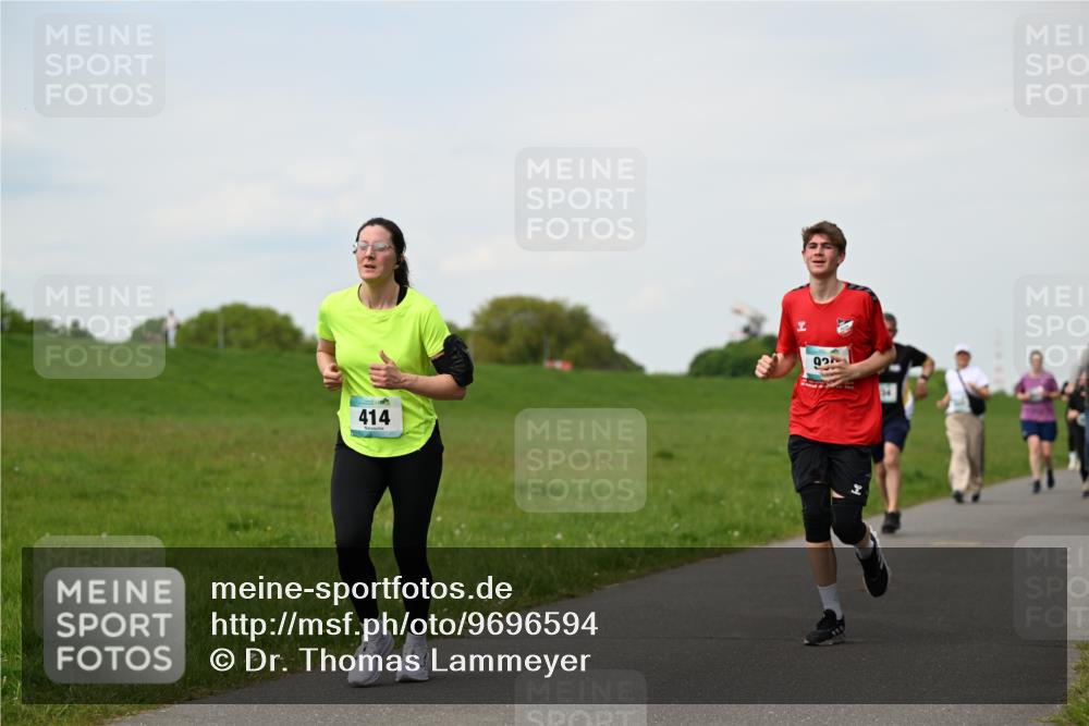 10.05.2026 - 8. Wedeler Halbmarathon Dr. Thomas Lammeyer http://msf.ph/oto/9696594 10.05.2026 11:25:39 Laufen 414, 957 meine-sportfotos.de