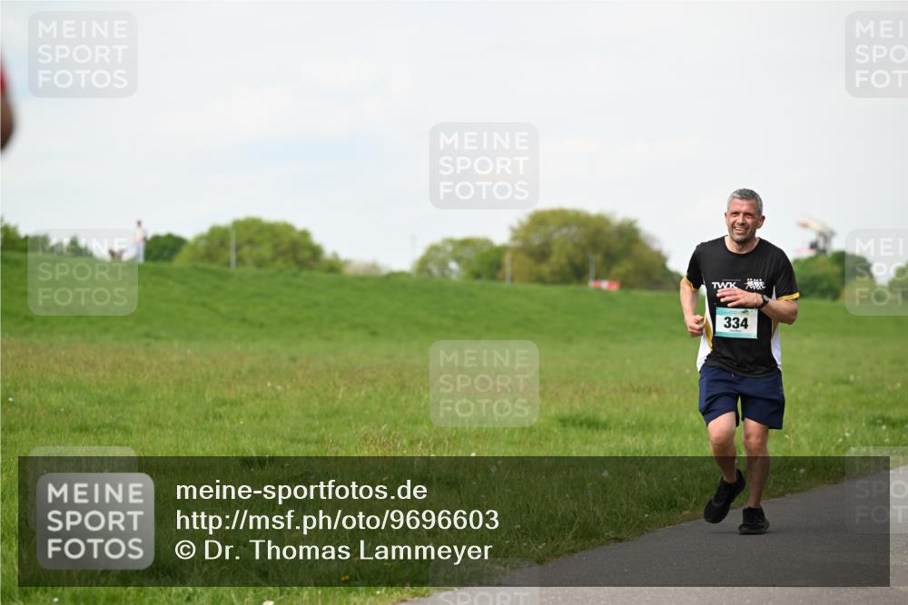 10.05.2026 - 8. Wedeler Halbmarathon Dr. Thomas Lammeyer http://msf.ph/oto/9696603 10.05.2026 11:25:42 Laufen 334 meine-sportfotos.de