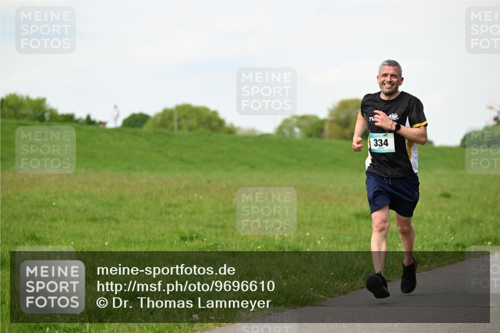 10.05.2026 - 8. Wedeler Halbmarathon Dr. Thomas Lammeyer http://msf.ph/oto/9696610 10.05.2026 11:25:43 Laufen 334 meine-sportfotos.de