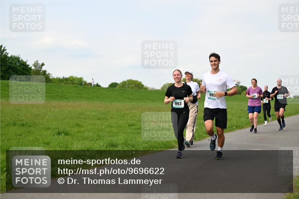 10.05.2026 - 8. Wedeler Halbmarathon Dr. Thomas Lammeyer http://msf.ph/oto/9696622 10.05.2026 11:25:47 Laufen 993, 992, 134, 440, 2176 meine-sportfotos.de