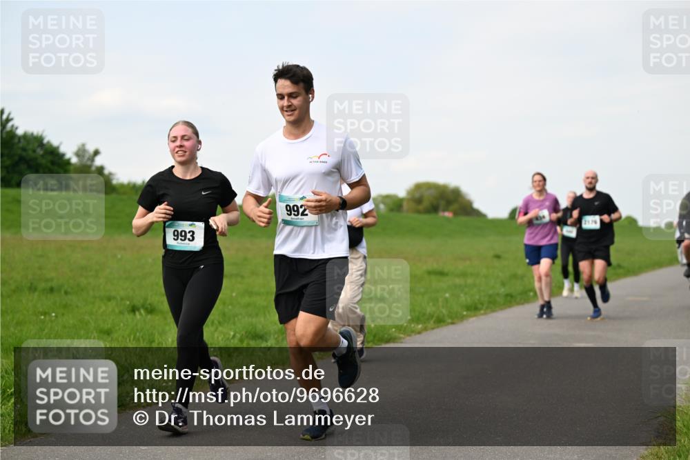 10.05.2026 - 8. Wedeler Halbmarathon Dr. Thomas Lammeyer http://msf.ph/oto/9696628 10.05.2026 11:25:48 Laufen 993, 992 meine-sportfotos.de