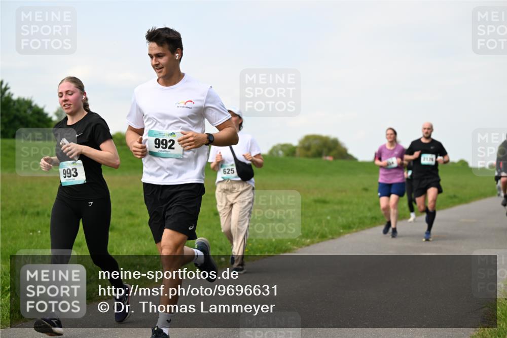 10.05.2026 - 8. Wedeler Halbmarathon Dr. Thomas Lammeyer http://msf.ph/oto/9696631 10.05.2026 11:25:48 Laufen 993, 992, 625 meine-sportfotos.de