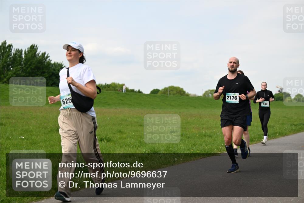 10.05.2026 - 8. Wedeler Halbmarathon Dr. Thomas Lammeyer http://msf.ph/oto/9696637 10.05.2026 11:25:50 Laufen 625, 2176, 440 meine-sportfotos.de