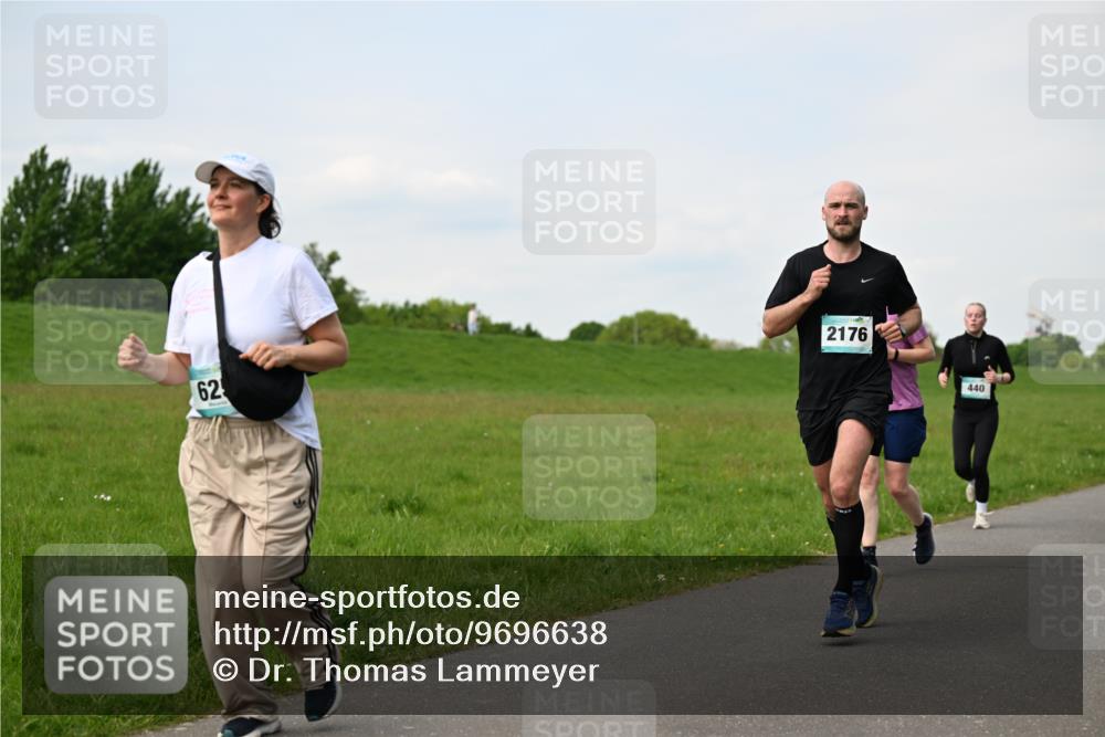 10.05.2026 - 8. Wedeler Halbmarathon Dr. Thomas Lammeyer http://msf.ph/oto/9696638 10.05.2026 11:25:50 Laufen 2176, 440 meine-sportfotos.de