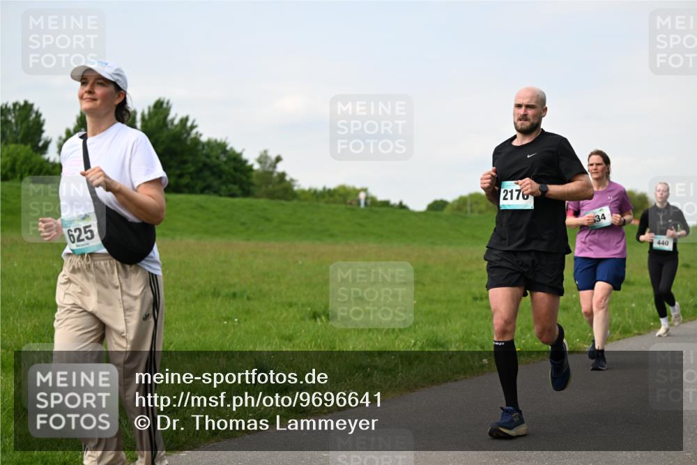 10.05.2026 - 8. Wedeler Halbmarathon Dr. Thomas Lammeyer http://msf.ph/oto/9696641 10.05.2026 11:25:50 Laufen 625, 2176, 440 meine-sportfotos.de