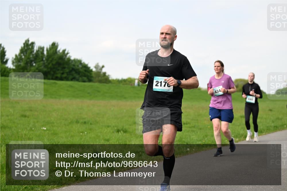 10.05.2026 - 8. Wedeler Halbmarathon Dr. Thomas Lammeyer http://msf.ph/oto/9696643 10.05.2026 11:25:51 Laufen 2176, 434, 440 meine-sportfotos.de