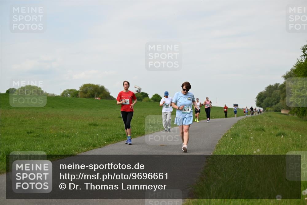 10.05.2026 - 8. Wedeler Halbmarathon Dr. Thomas Lammeyer http://msf.ph/oto/9696661 10.05.2026 11:25:56 Laufen 697 meine-sportfotos.de
