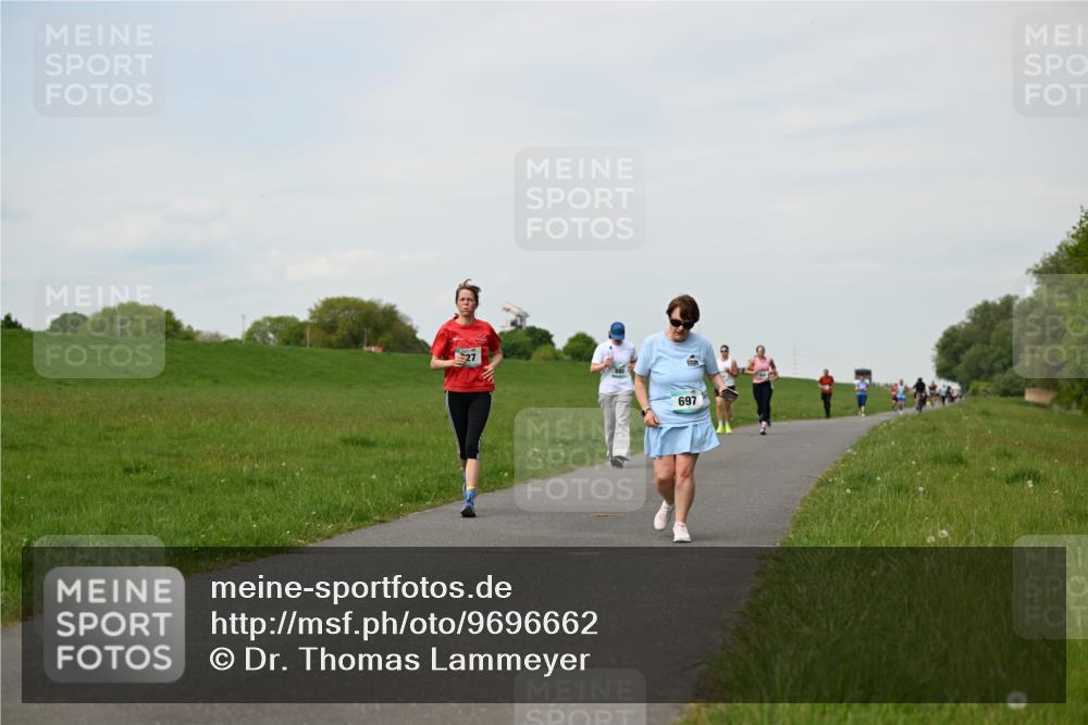 10.05.2026 - 8. Wedeler Halbmarathon Dr. Thomas Lammeyer http://msf.ph/oto/9696662 10.05.2026 11:25:57 Laufen 697 meine-sportfotos.de