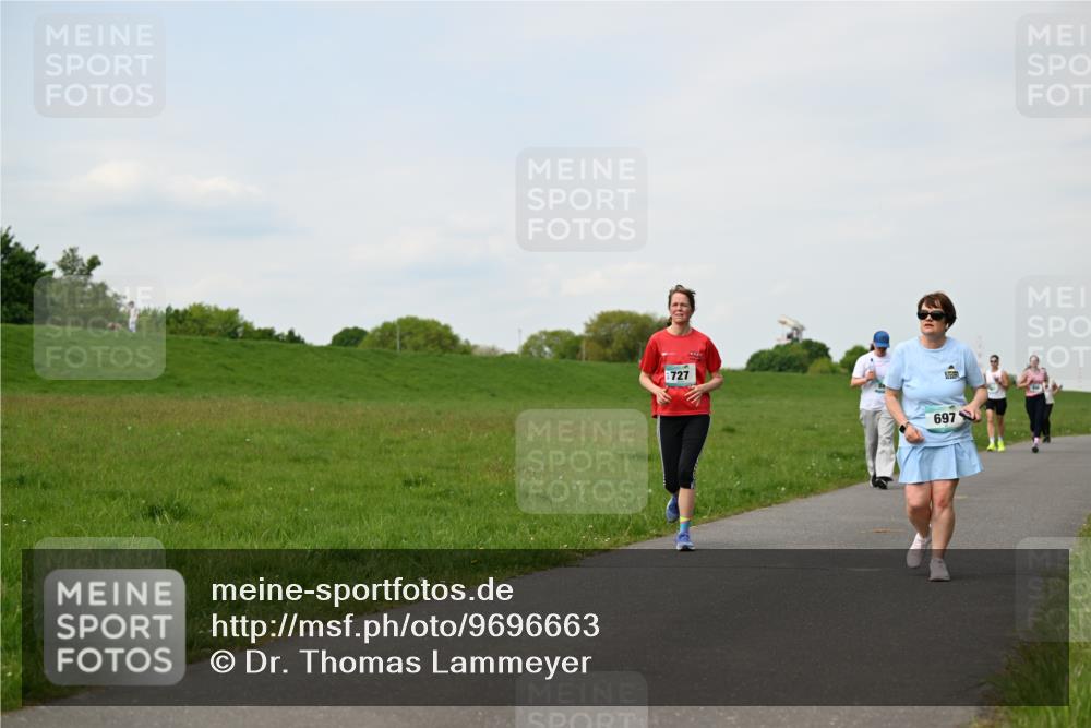10.05.2026 - 8. Wedeler Halbmarathon Dr. Thomas Lammeyer http://msf.ph/oto/9696663 10.05.2026 11:25:57 Laufen 727, 697 meine-sportfotos.de