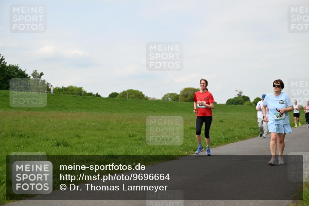10.05.2026 - 8. Wedeler Halbmarathon Dr. Thomas Lammeyer http://msf.ph/oto/9696664 10.05.2026 11:25:57 Laufen 697 meine-sportfotos.de
