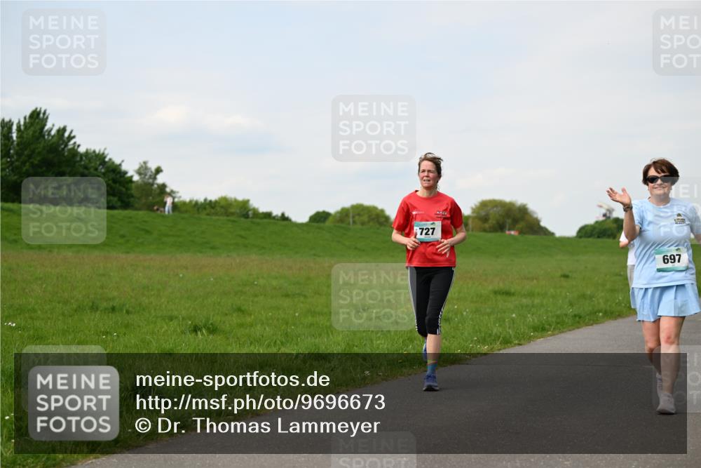 10.05.2026 - 8. Wedeler Halbmarathon Dr. Thomas Lammeyer http://msf.ph/oto/9696673 10.05.2026 11:25:59 Laufen 727, 697 meine-sportfotos.de