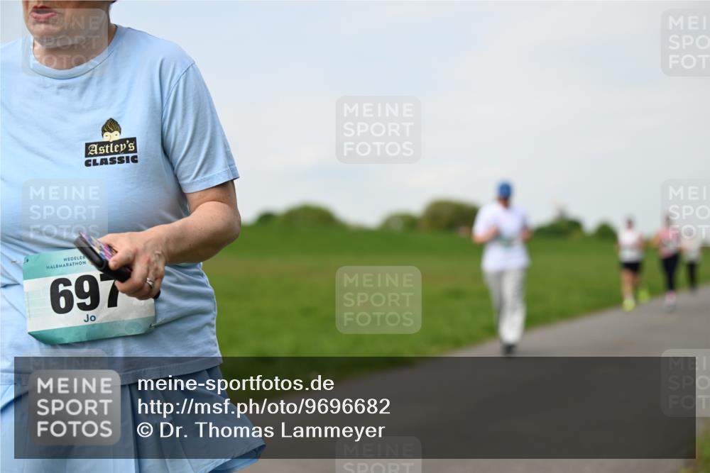 10.05.2026 - 8. Wedeler Halbmarathon Dr. Thomas Lammeyer http://msf.ph/oto/9696682 10.05.2026 11:26:02 Laufen 697 meine-sportfotos.de