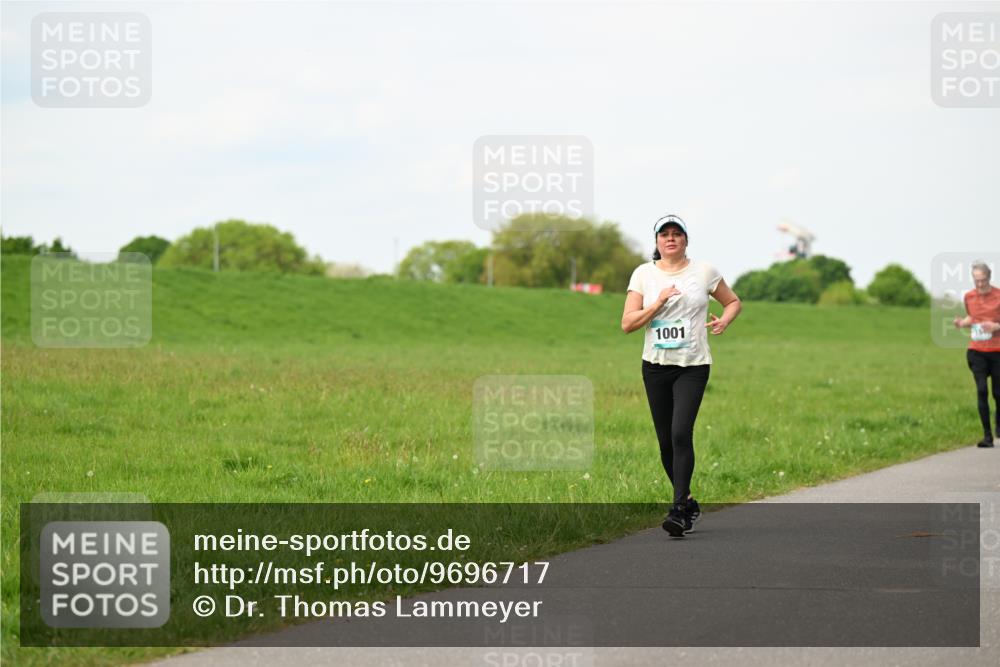 10.05.2026 - 8. Wedeler Halbmarathon Dr. Thomas Lammeyer http://msf.ph/oto/9696717 10.05.2026 11:26:12 Laufen 1001 meine-sportfotos.de