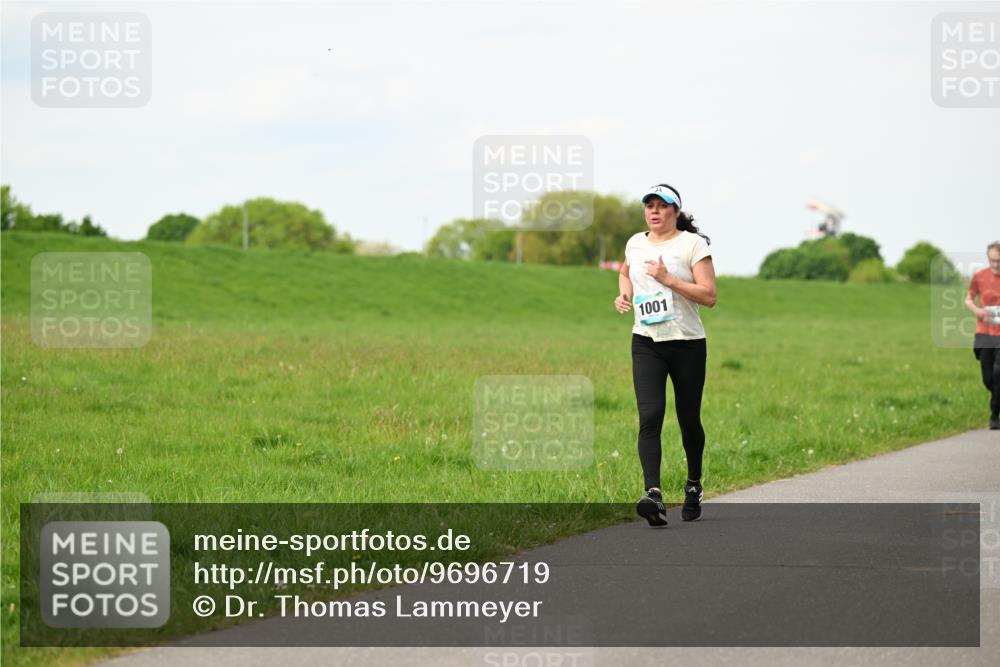 10.05.2026 - 8. Wedeler Halbmarathon Dr. Thomas Lammeyer http://msf.ph/oto/9696719 10.05.2026 11:26:12 Laufen 1001 meine-sportfotos.de