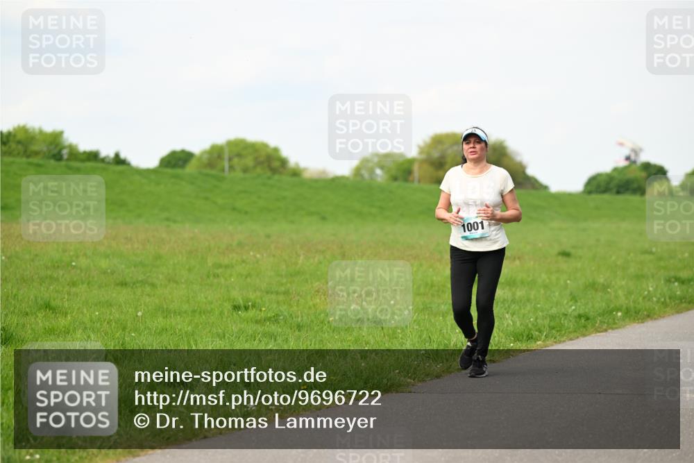 10.05.2026 - 8. Wedeler Halbmarathon Dr. Thomas Lammeyer http://msf.ph/oto/9696722 10.05.2026 11:26:13 Laufen 1001 meine-sportfotos.de