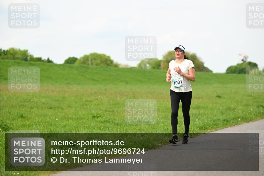 10.05.2026 - 8. Wedeler Halbmarathon Dr. Thomas Lammeyer http://msf.ph/oto/9696724 10.05.2026 11:26:13 Laufen 1001 meine-sportfotos.de