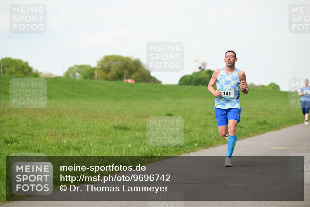 10.05.2026 - 8. Wedeler Halbmarathon Dr. Thomas Lammeyer http://msf.ph/oto/9696742 10.05.2026 11:26:21 Laufen 141 meine-sportfotos.de