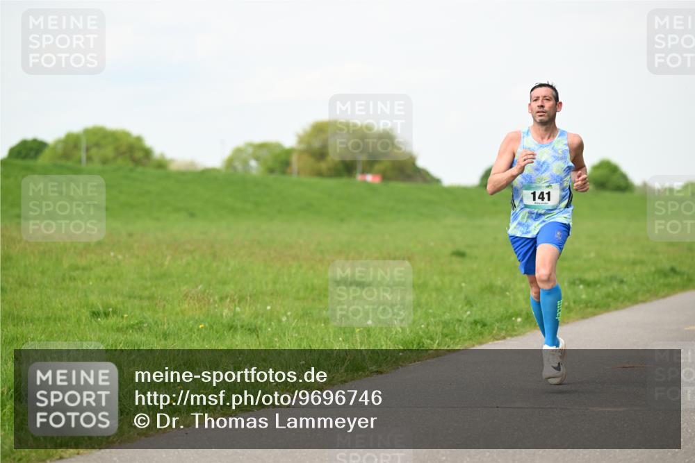 10.05.2026 - 8. Wedeler Halbmarathon Dr. Thomas Lammeyer http://msf.ph/oto/9696746 10.05.2026 11:26:21 Laufen 141 meine-sportfotos.de