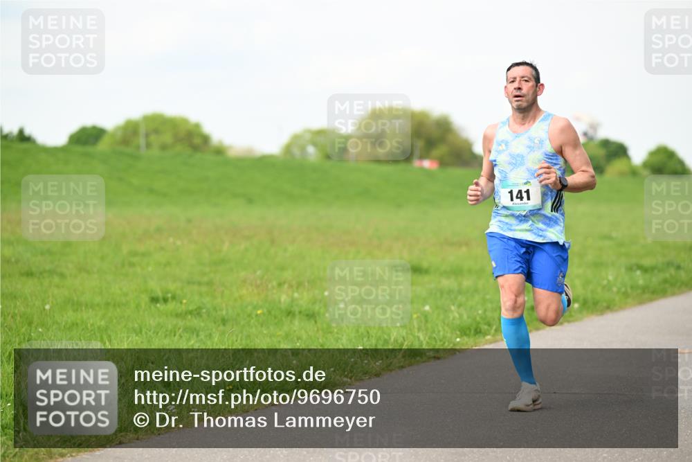 10.05.2026 - 8. Wedeler Halbmarathon Dr. Thomas Lammeyer http://msf.ph/oto/9696750 10.05.2026 11:26:22 Laufen 141 meine-sportfotos.de