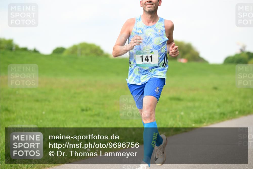 10.05.2026 - 8. Wedeler Halbmarathon Dr. Thomas Lammeyer http://msf.ph/oto/9696756 10.05.2026 11:26:23 Laufen 141 meine-sportfotos.de