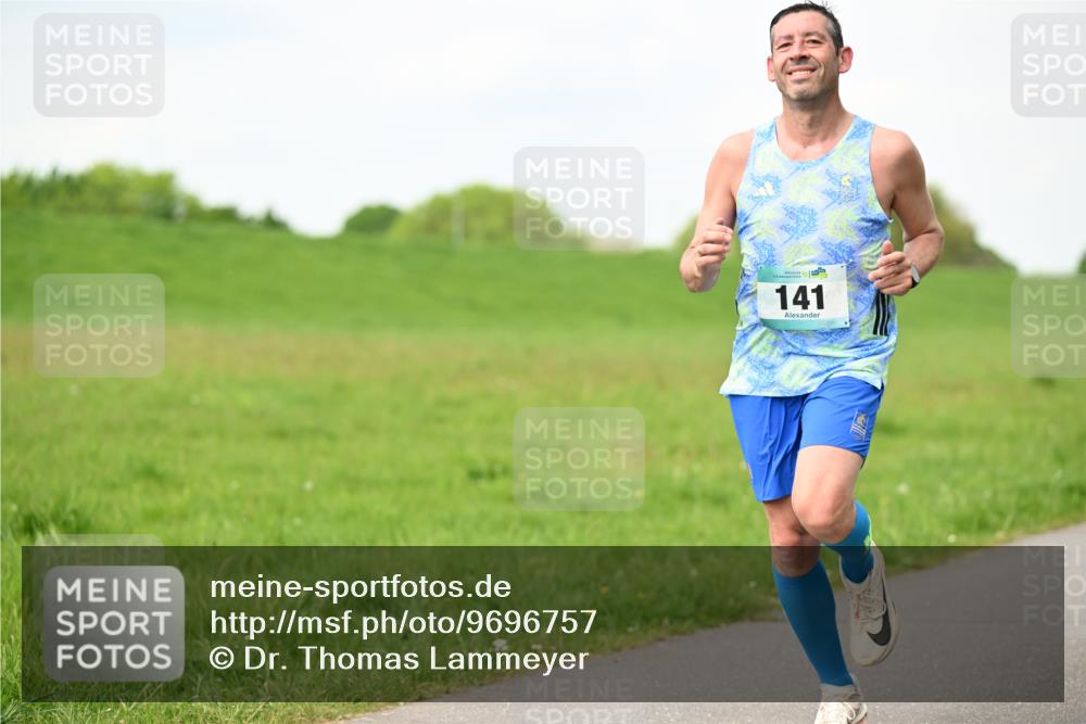 10.05.2026 - 8. Wedeler Halbmarathon Dr. Thomas Lammeyer http://msf.ph/oto/9696757 10.05.2026 11:26:23 Laufen 141 meine-sportfotos.de