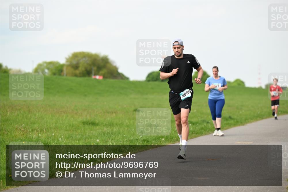 10.05.2026 - 8. Wedeler Halbmarathon Dr. Thomas Lammeyer http://msf.ph/oto/9696769 10.05.2026 11:26:28 Laufen 2099 meine-sportfotos.de